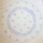 Előnyomott hímezhető terítő 90*90 A18